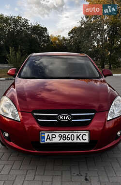 Хэтчбек Kia Ceed 2007 в 