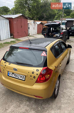 Хэтчбек Kia Ceed 2008 в 