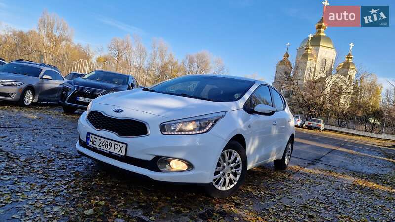 Хетчбек Kia Ceed 2015 в 