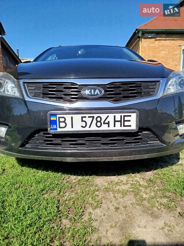 Универсал Kia Ceed 2009 в Краснограде