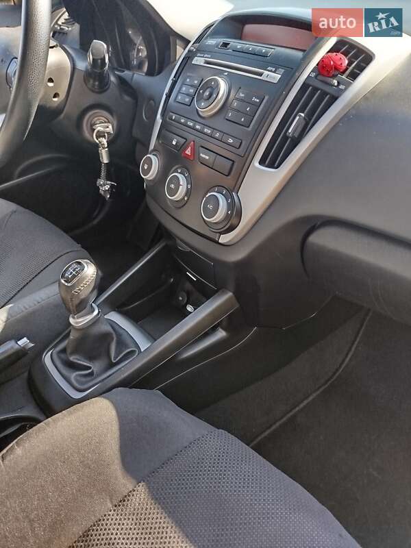 Универсал Kia Ceed 2009 в Краснограде