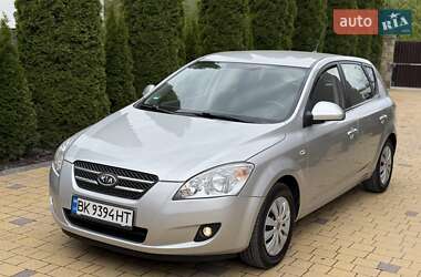 Хетчбек Kia Ceed 2007 в 