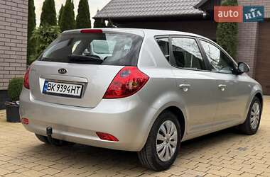 Хетчбек Kia Ceed 2007 в 
