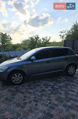 Хетчбек Kia Ceed 2007 в 