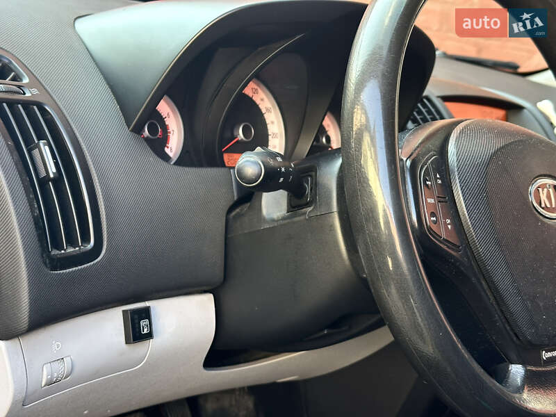 Хетчбек Kia Ceed 2008 в Дніпрі