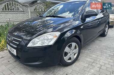 Хэтчбек Kia Ceed 2008 в Ирпене