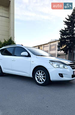 Универсал Kia Ceed 2010 в Запорожье