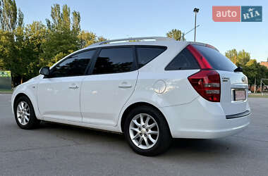 Универсал Kia Ceed 2010 в Запорожье