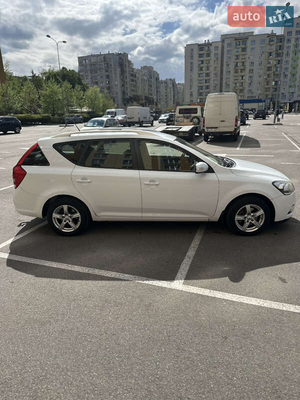 Универсал Kia Ceed 2010 в Киеве