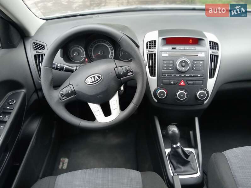 Універсал Kia Ceed 2011 в Рівному