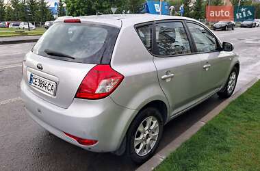 Хетчбек Kia Ceed 2010 в 