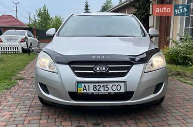 Хетчбек Kia Ceed 2008 в 