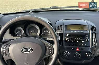 Хэтчбек Kia Ceed 2007 в 