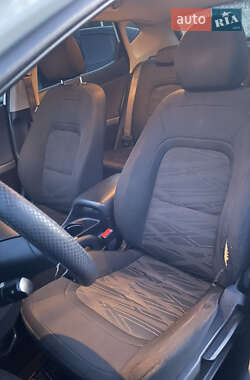 Хэтчбек Kia Ceed 2012 в 