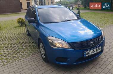 Универсал Kia Ceed 2010 в Сваляве