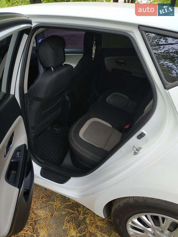 Хэтчбек Kia Ceed 2013 в Новоукраинке