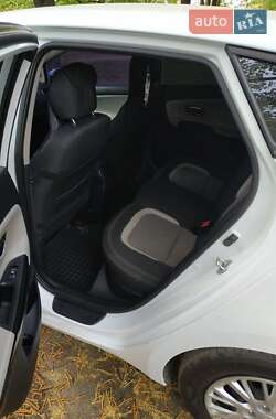 Хэтчбек Kia Ceed 2013 в 