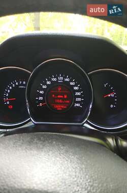 Хэтчбек Kia Ceed 2013 в 