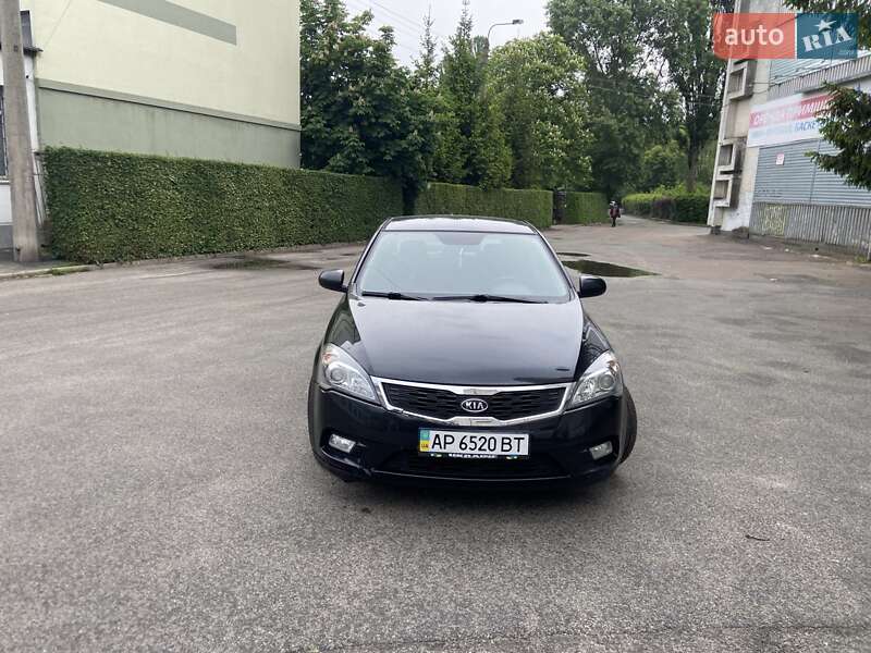 Хэтчбек Kia Ceed 2009 в Киеве