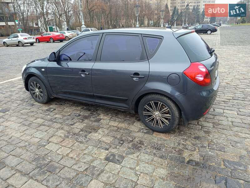 Хэтчбек Kia Ceed 2008 в Харькове