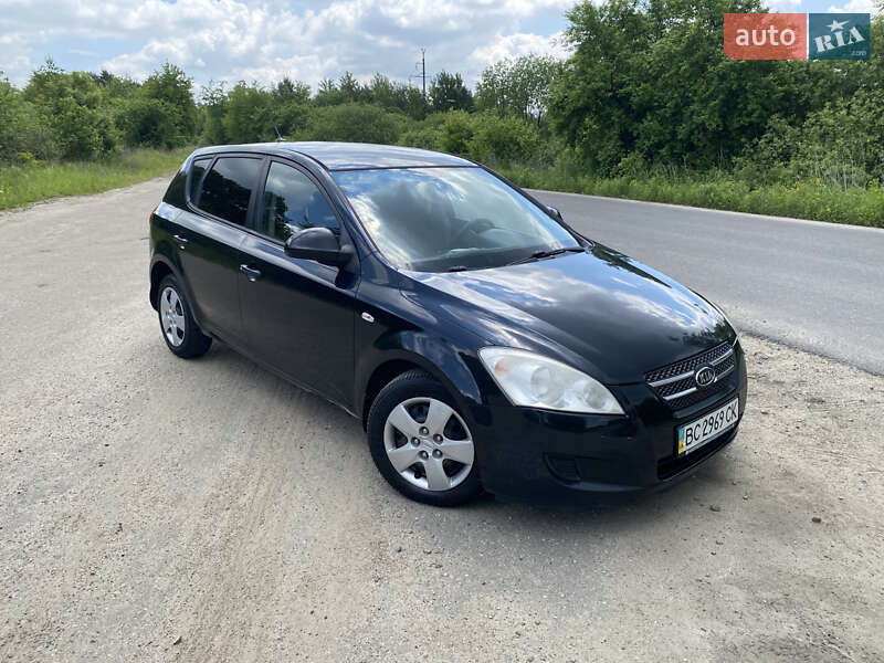 Хэтчбек Kia Ceed 2008 в Львове