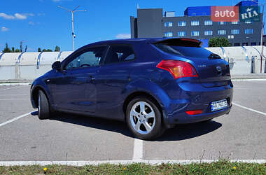 Хэтчбек Kia Ceed 2009 в 
