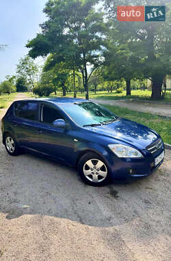 Хетчбек Kia Ceed 2007 в Нікополі
