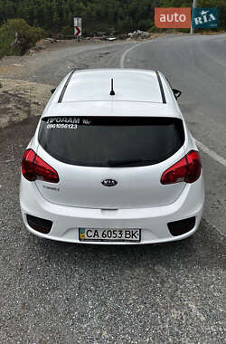Хэтчбек Kia Ceed 2016 в 