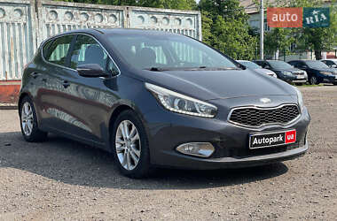 Хэтчбек Kia Ceed 2013 в 