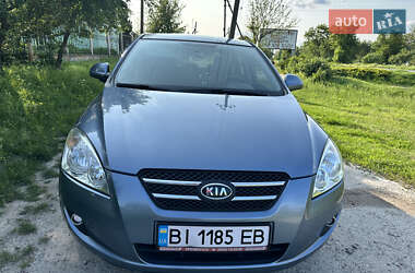 Хэтчбек Kia Ceed 2007 в 