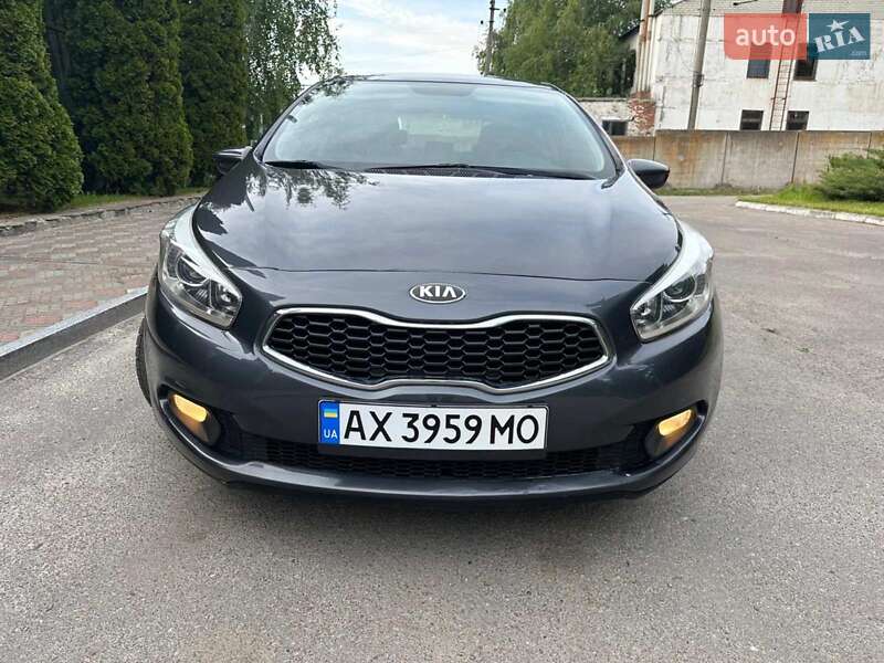 Хэтчбек Kia Ceed 2012 в Краснограде