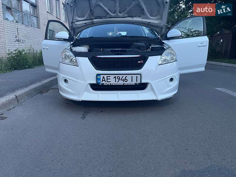 Хетчбек Kia Ceed 2007 в Дніпрі