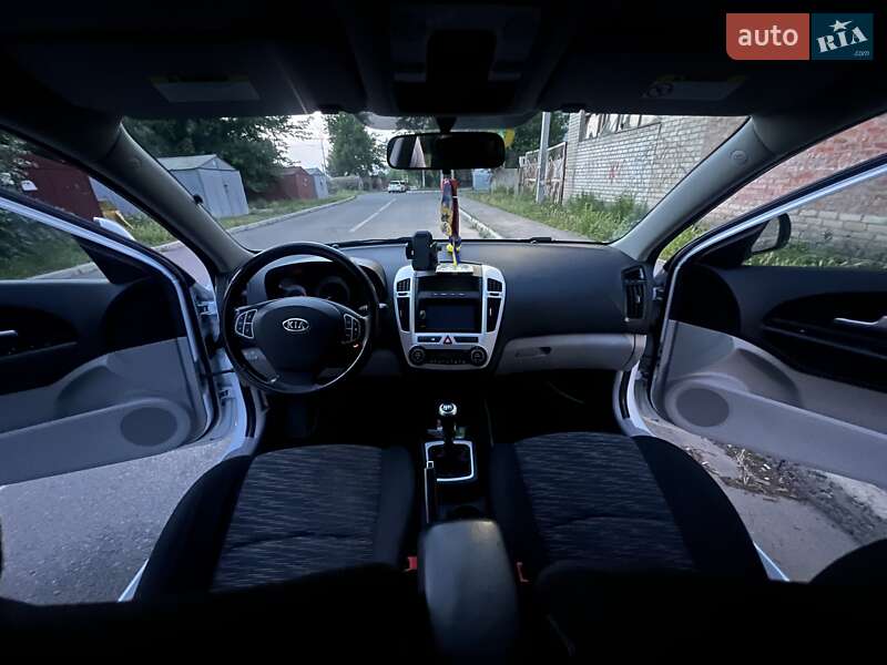 Хетчбек Kia Ceed 2007 в Дніпрі