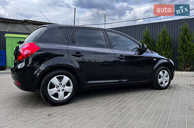 Хэтчбек Kia Ceed 2007 в 