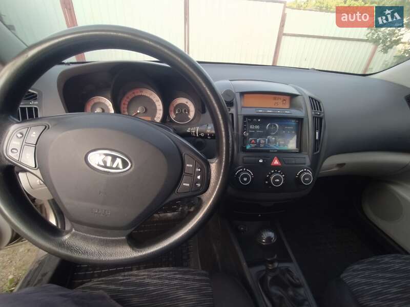 Универсал Kia Ceed 2009 в Киеве