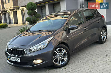 Хэтчбек Kia Ceed 2013 в 
