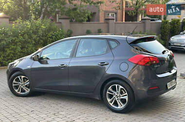 Хэтчбек Kia Ceed 2013 в 