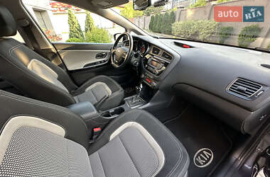 Хэтчбек Kia Ceed 2013 в 