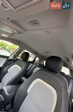 Хэтчбек Kia Ceed 2013 в 