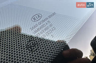 Хэтчбек Kia Ceed 2013 в 