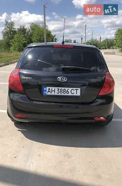Хэтчбек Kia Ceed 2008 в 
