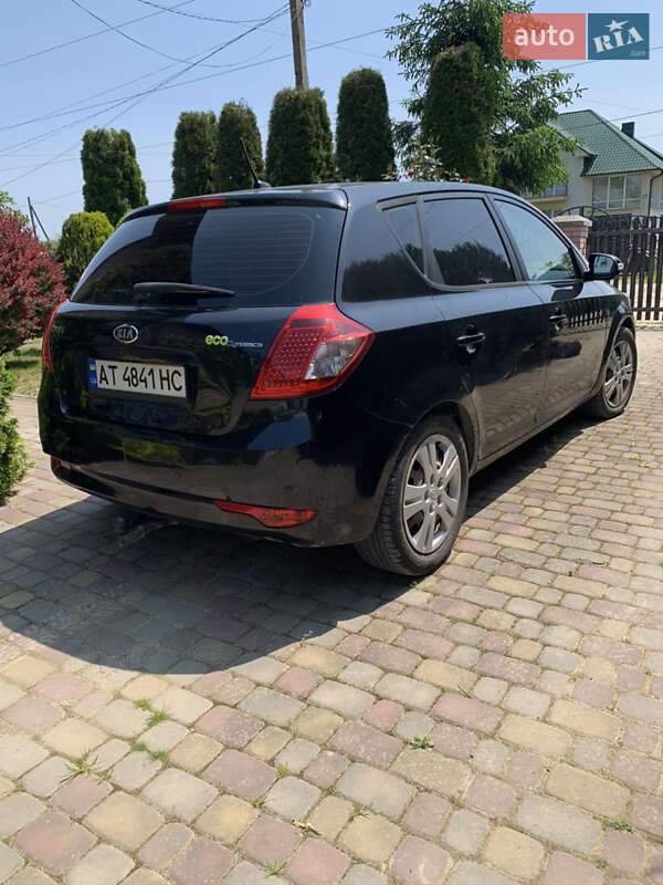 Хэтчбек Kia Ceed 2009 в Богородчанах