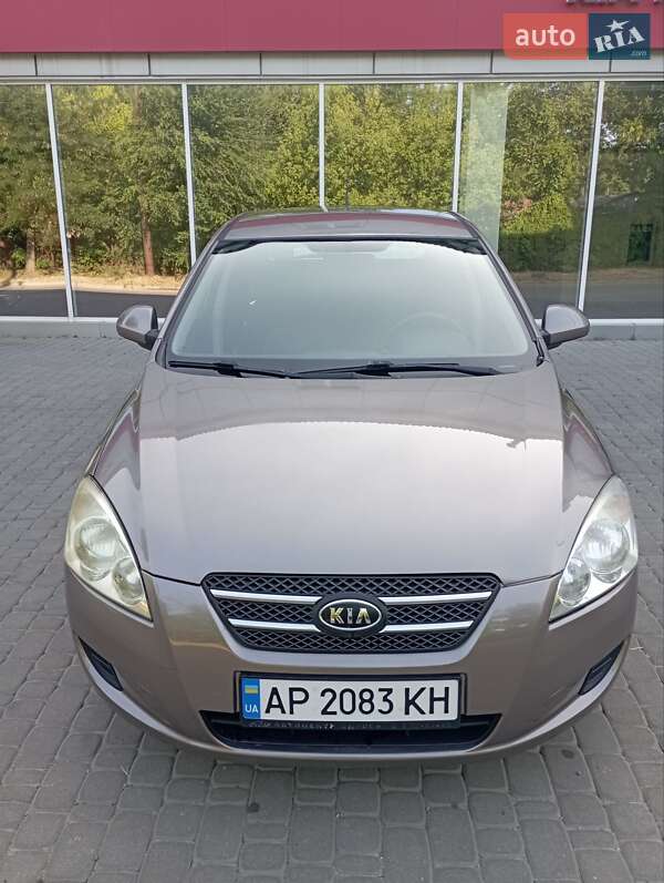 Хэтчбек Kia Ceed 2007 в Запорожье
