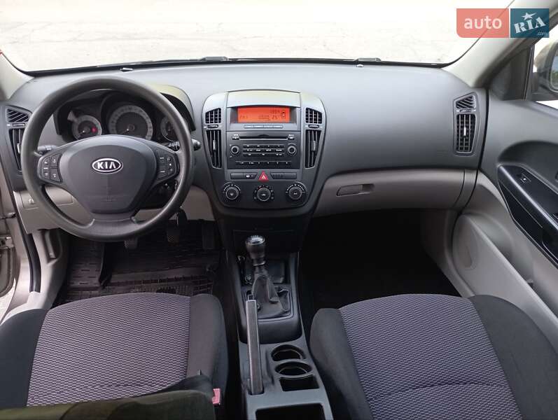 Хэтчбек Kia Ceed 2007 в Запорожье
