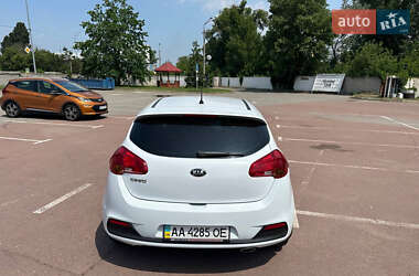Хэтчбек Kia Ceed 2013 в 