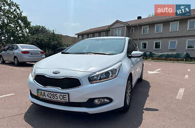 Хэтчбек Kia Ceed 2013 в 