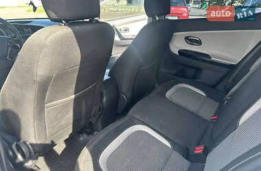 Хэтчбек Kia Ceed 2013 в 