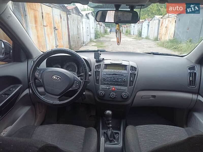 Хэтчбек Kia Ceed 2008 в Киеве