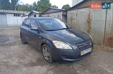 Хэтчбек Kia Ceed 2008 в 