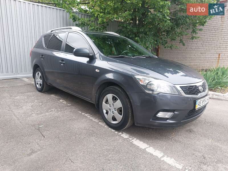 Універсал Kia Ceed 2012 в Дніпрі
